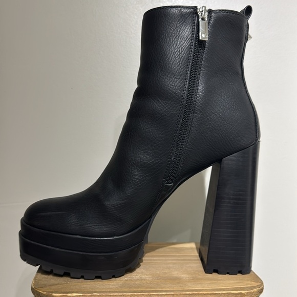 JLO Shoes - JLO Black Heeled Boots with Chunky High Heel and Platform Sole
